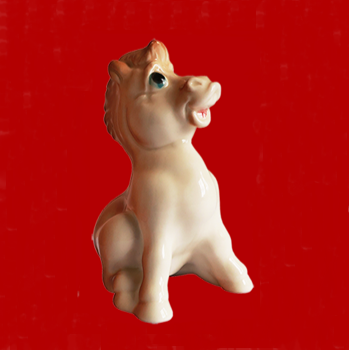 Сувенир Коник фарфор, (С)