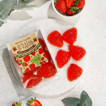 Мармелад "Ягодень" Клубничный с семечками чиа, 140 гр  