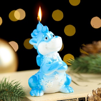 Свеча фигурная "Дракон со снежинками" 