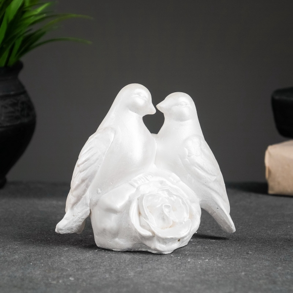 Фигура "Голуби пара" гипс 12х12х7см